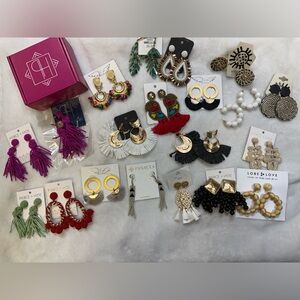 20 pair of boutique earrings- all NEW